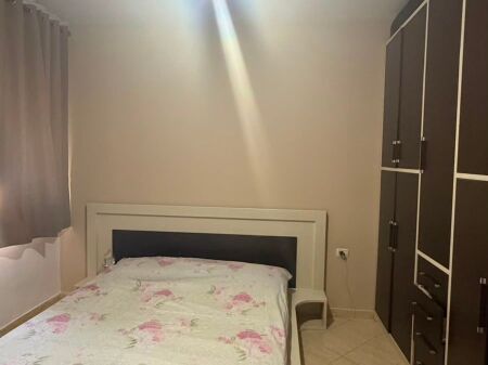 Jepet apartament 1+1 me qira tek Kodra e Diellit , Rruga Bill Clinton .