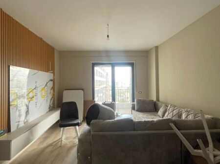 Affitto, Appartamento 1+1, Complesso Ndregjoni, Tirana . Empire73262