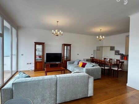 Apartament 4+1 me qira tek Garda!