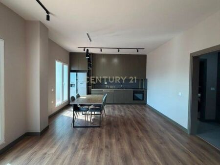 APPARTAMENTO 3+1+2 IN AFFITTO | PETRO NINI 1.650 € /Mese 1.500.000 Lek /Mese