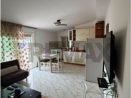 2+1 apartment for rent on Kavaja Street!