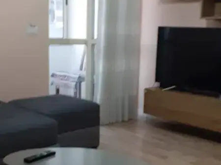 In affitto 2+1 Komuna e Parisit 65.000 leke