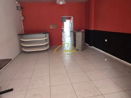 NEGOZIO IN AFFITTO 45 M2 VIA BARRICATE 80.000 LEKE