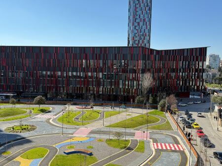 Appartamento 2+1 in vendita vicino allo stadio Air Albania – Posizione esclusiva nel cuore di Tirana