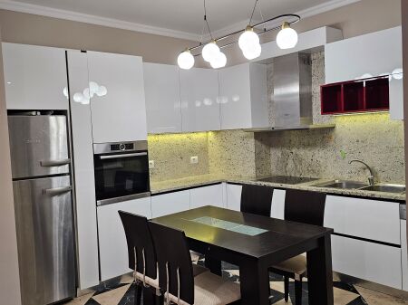  Shitet Apartament 2+1+2 në Kodra e Diellit – Njësia Nr. 13