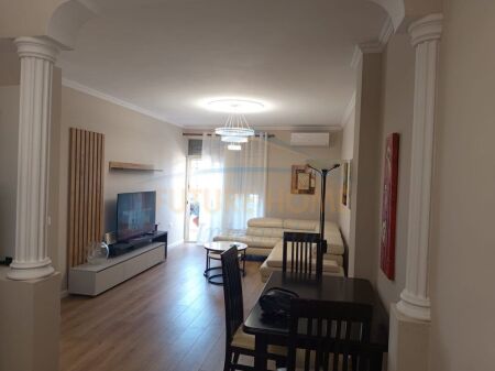 Affitto, Appartamento 1+1, 9 Piani, Tirana.