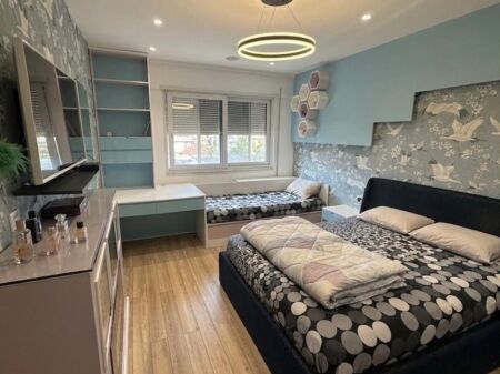 Shitet apartament 2+1+2