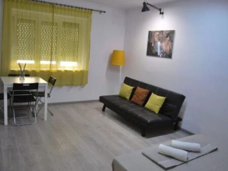Okazion Home studio Rr.e Durresit per 10 muaj =43.000 leke