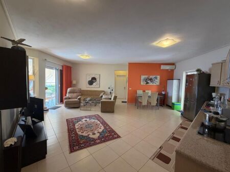 SARANDË, SHESIM APARTAMENT 2+1 ME PAMJE NGA DETI + POST PARKIMI + DEPO