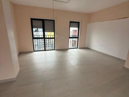 Zyre me qera 3+1 tek Selvia (ID BZ21038) Tirane