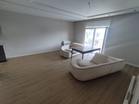 Shitet apartament 2+1+2 ne zonen e 5 Majit prane Con Cord Center   ID 5405