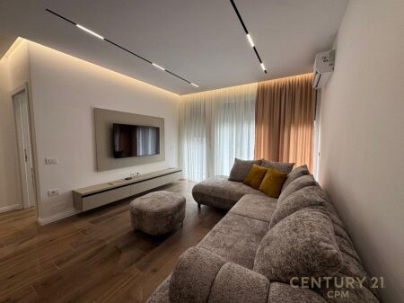 FOR RENT 1+1 + PARKING SPACE AT VILA GOLD, DIBRA STREET