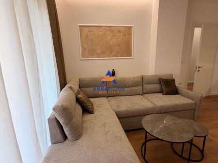 VENDESI APPARTAMENTO 1+1+BALCONE "21 DICEMBRE, VICINO AI COLLEGI" 14.500.000 LEKE