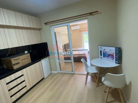 Monolocali in affitto al 21 Dhjetori a Tirana