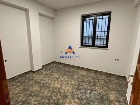APPARTAMENTO 3+1+ANNESSO IN AFFITTO "SCUOLA" ISMAIL QEMALI" 100.000 LEKE