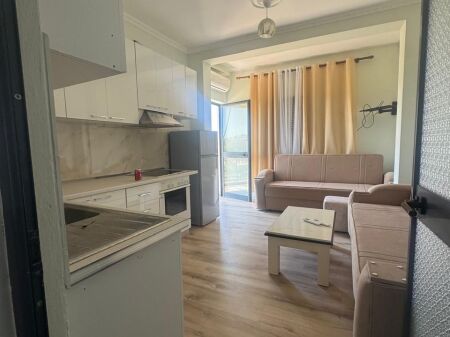 Shitet Apartament 1+1 në Rrugën Viena, Golem