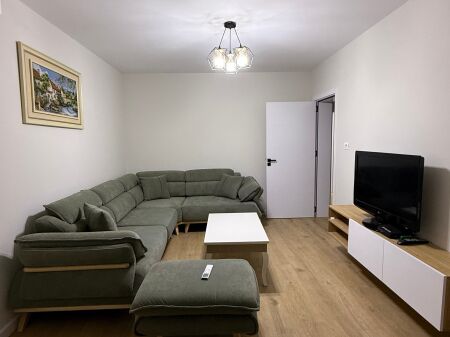 Shitet apartament 2+1 ne rrugen Ferit Xhajko
