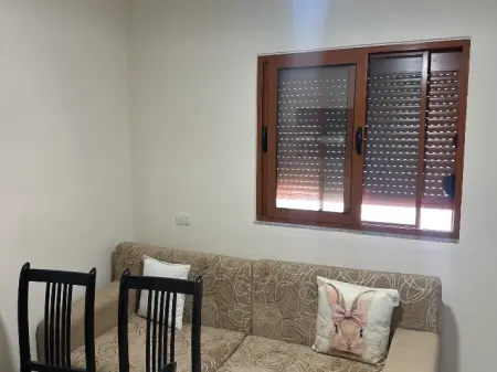 Qera | Shtëpi private 1 + 1 | Fresku | 350 €/muaj