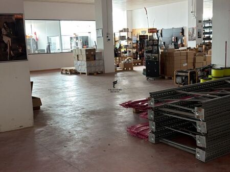 MAGAZZINO IN AFFITTO 1000 M2 KASHAR 400.000 LEKE FH-89905