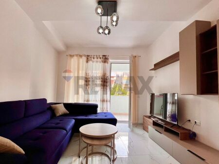 Apartament 2+1 per qira tek Shkolla e Bashkuar!