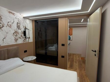 Appartamento duplex 2+1+2 in affitto presso Liqeni i Thate, Rruga e Dibraneve, Giardino Botanico.