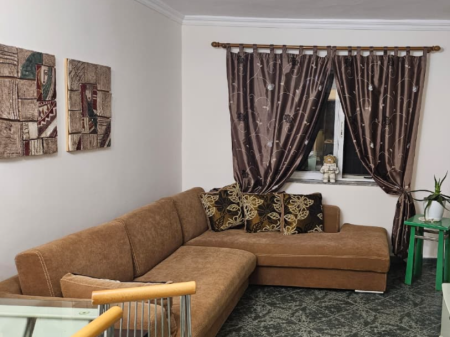 Jepet apartament 2+1 me qera tek 21 Dhjetori , Rruga e Kavajes .