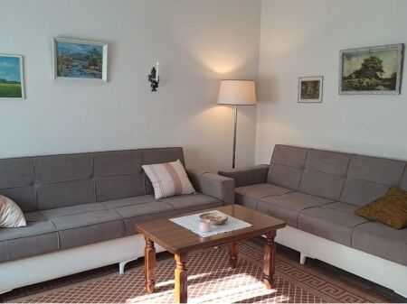  APARTAMENT 1+1 ME QIRA – ISH TREGU ELEKTRIK