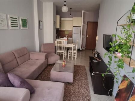 🏠 1+1 ME QIRA – PRANË SELVISË