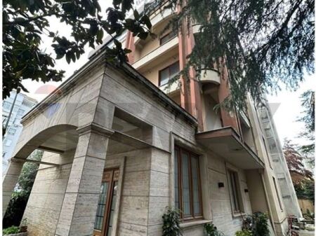 Ndërtesë - Për Qira - Rruga Isuf Elezi, Tiranë(ID: 530281030-1006)