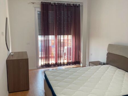 Jepet Me Qera Apartament 1+1+1 Ballkon