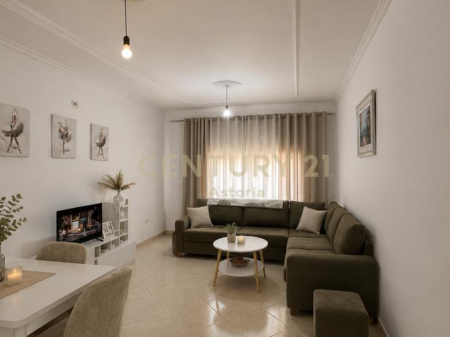  SHITET APARTAMENT 2+1  KOMBINAT