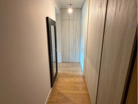  **APARTAMENT 3+1+2 ME QIRA – KOMPLEKSI NOBIS plus POST PARKIMI**