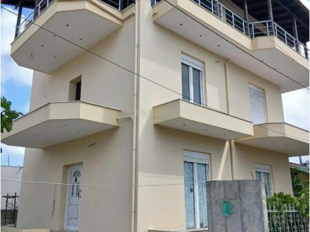 Villa su 3 Piani in Vendita Via Rilindja, Durres