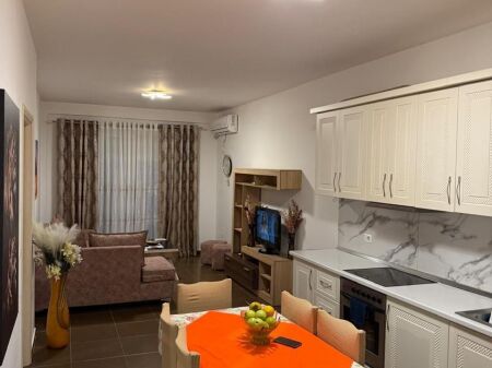🏢Liqeni i Thate,Rruga Peti,jepet me qera apartament,2+1+2+post parkimi,i mobiluar. 650Euro