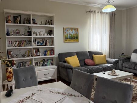 Apartament 2+1 per shitje te Vasil Shanto !