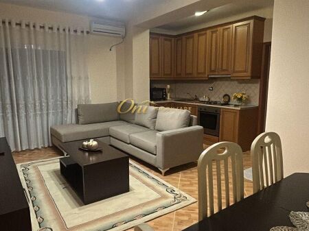 BRRYLI, APARTAMENT ME QERA 2+1