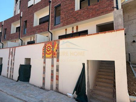 In vendita, Villa su 3 piani, Residenza Kodra e Diellit 2, Tirana.