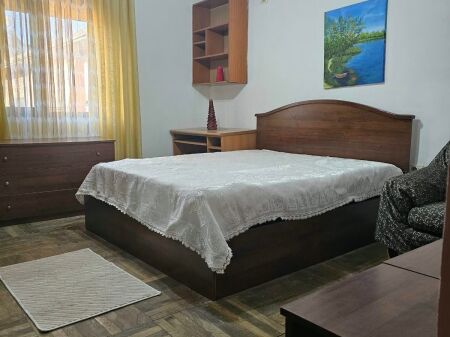 Jepet Me Qera Apartament 1+1+1 Ballkon