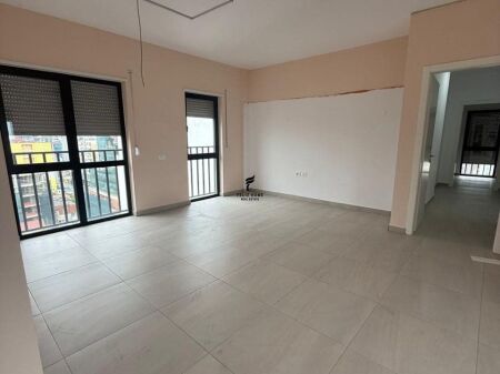 ZYRE ME QERA 120M2 SELVIA 80.000 LEKE FH-89991