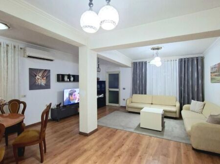 Qera | Vilë 2 + 1+2| Rruga Niko Avrami | 700 €/muaj