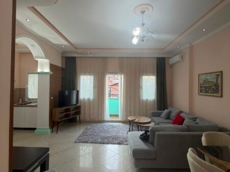Apartment 1+1 for rent at Pazari i ri Rruga e Saraceve.