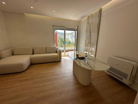 Shitet, Apartament 2+1+2 , Liqeni i Thate, Tirane .