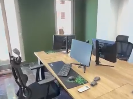 Zyre me qera, Zogu i Zi!