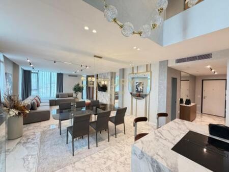 Shitet Duplex luksoz 221 m² + parkim te mbyllur te "Square 21", Tiranë