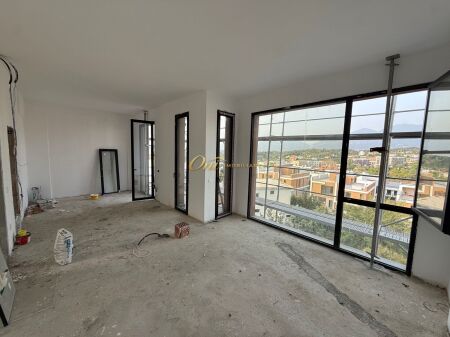 ARTIFICIAL LAKE, 3-FLOOR VILLA FOR SALE LAKE DIAMOND RESIDENCE