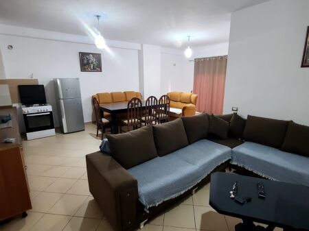 Apartament me qera 2+1