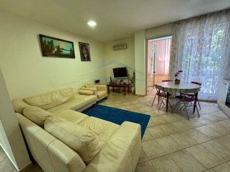 SHITET APARTAMENT 1+1 RRUGA E KOSOVAREVE