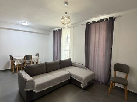 Affitto | Apartament 3 + 1 | Rruga 5 Maji | 650 €/mese