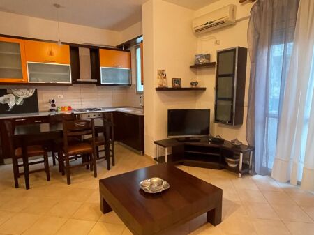 APARTAMENT 1+1 ME QERA AFATGJATË – LUNGOMARE,VLORE