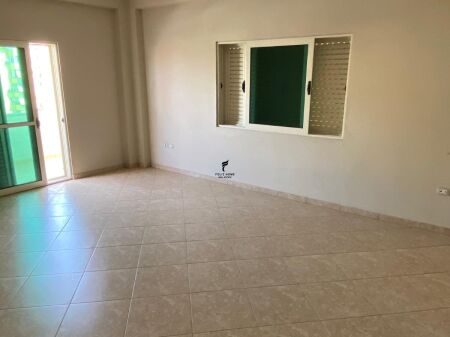 ZYRE ME QERA 150 M2 KODRA E DIELLIT 80.000 LEKE FH-90255